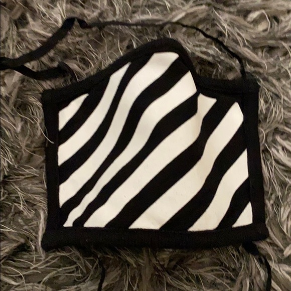 NEW Off-White 😷 Mask - Picture 2 of 7